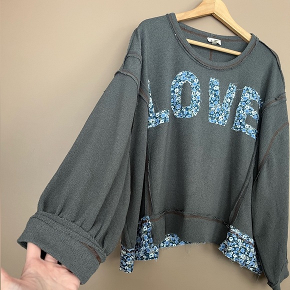 {POL} Love Patchwork Boho Love Club Long Sleeve Oversized Pullover - Size Medium - Picture 5 of 10